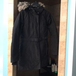 North Face heavy winter coat in new condition.